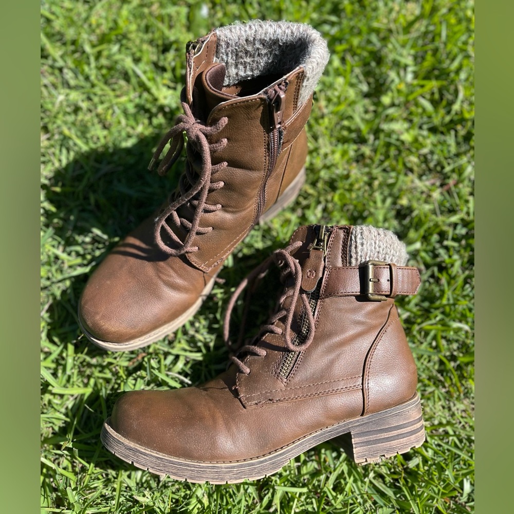 American Eagle Outfitters brown boots